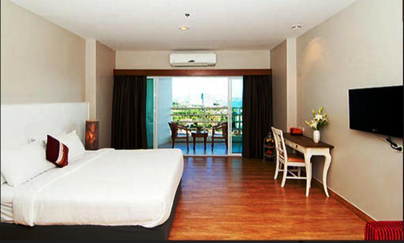 V8 Seaview Hotel Jomtien Beach Eksteriør billede